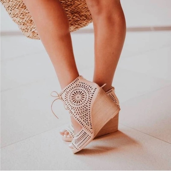 Jeffrey Campbell Wedge Sandals - Picture 3 of 9